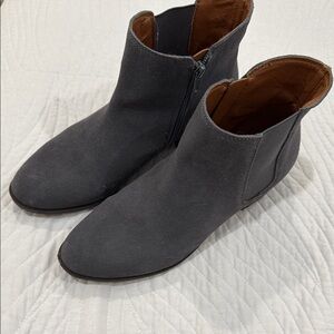 Lucky Brand Women's Gray Suede Ankle Booties